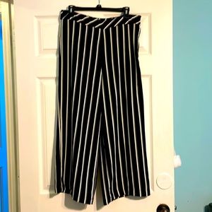Ladies capri type gaucho pants